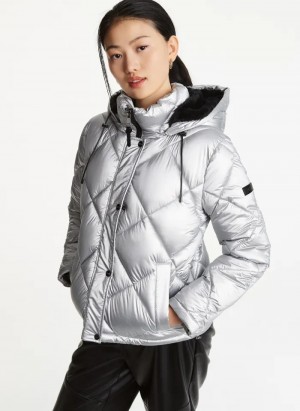 Silver Women's Dkny Diamond Quilted Short Puffers | 4637NPAQM