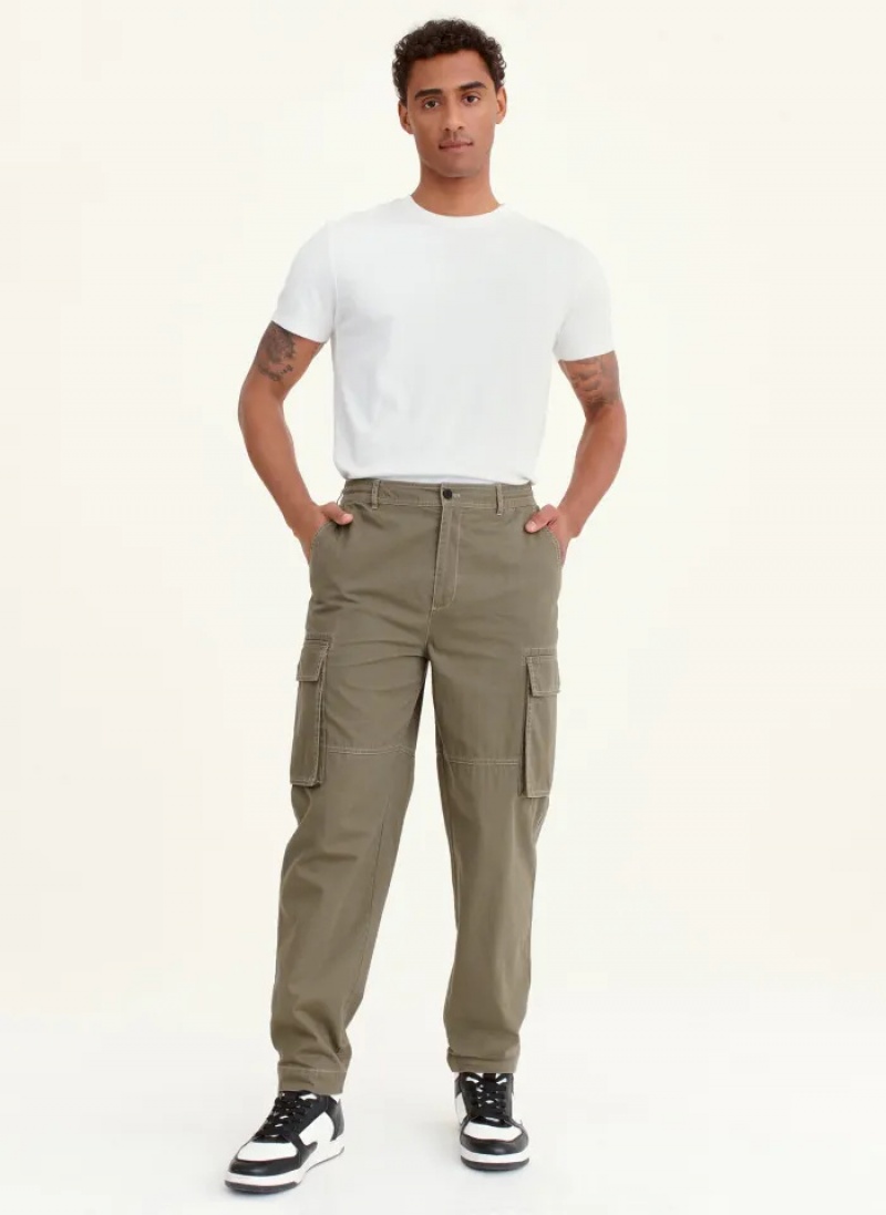 Black Men's Dkny Contrast Stitch Cargo Pants | 4370JASRT