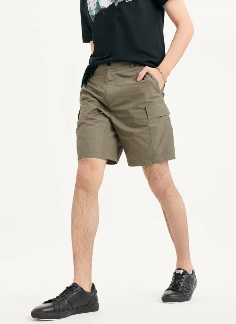 Olive Men's Dkny Poplin Cargo Shorts | 6713YZTMF